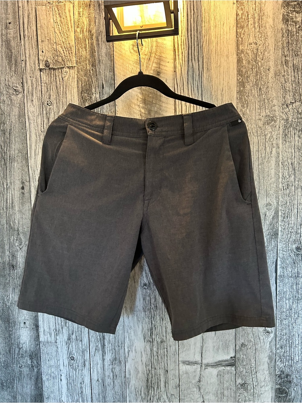 Men's Flat-Front Gray Shorts - Sleek Everyday Essential